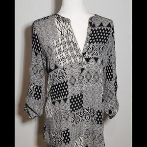 About a Girl V Neck Blouse, Sz M